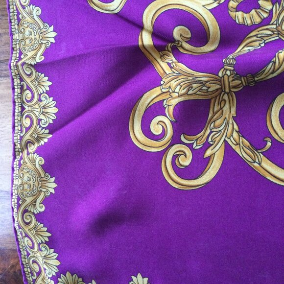 100% Silk Large Atelier Versace Silk Scarf - purple/gold - Picture 6 of 11